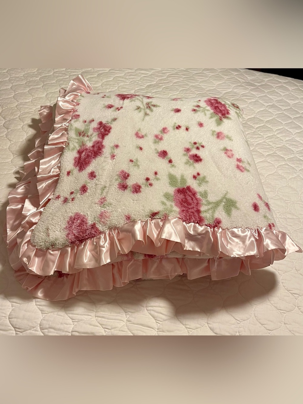 Vintage simply Shabby Chic plush blanket with red roses
